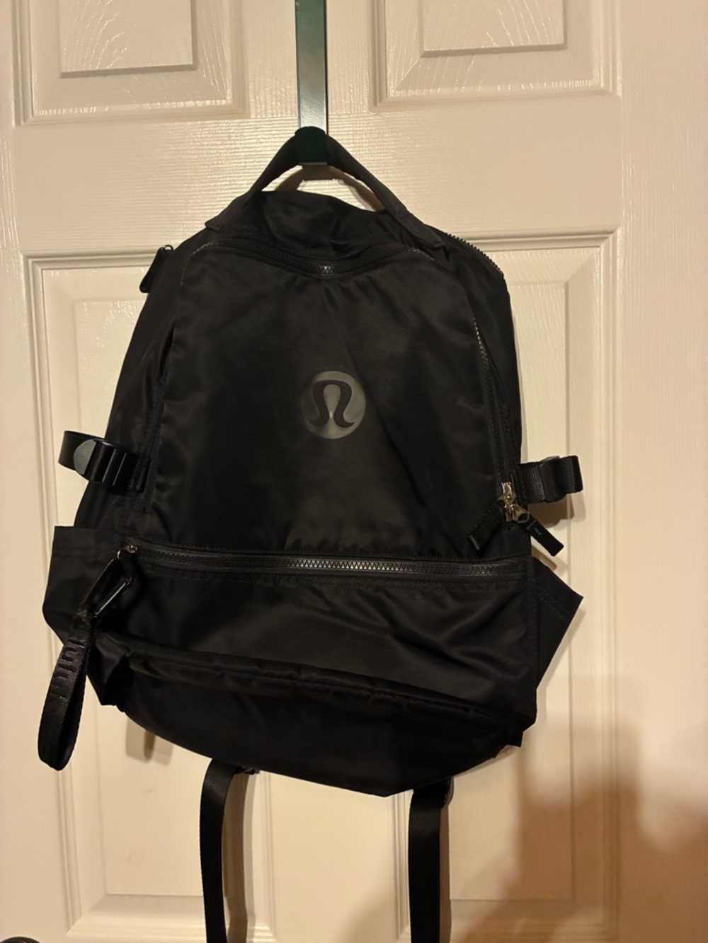 lululemon athletica New Crew 22L Backpack - Picture 7 of 7